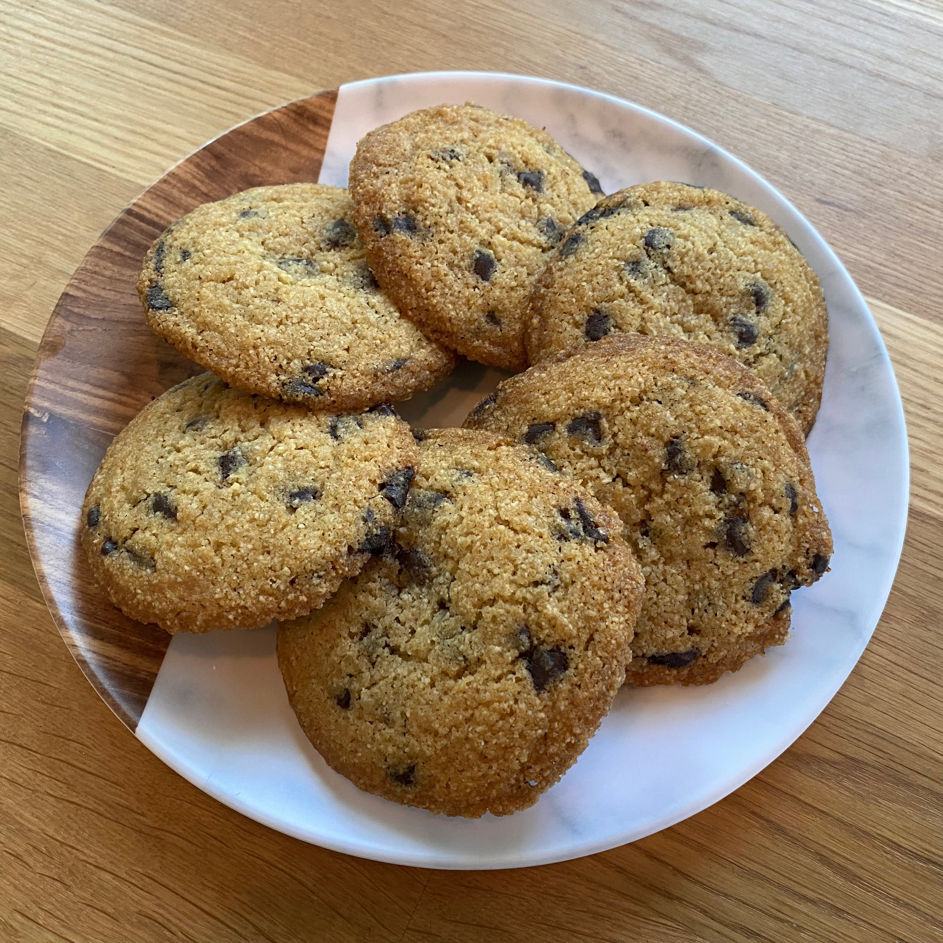 Chocolate Chip Cookies (Gluten-Free, Keto / Low-Carb & Sugar-Free)